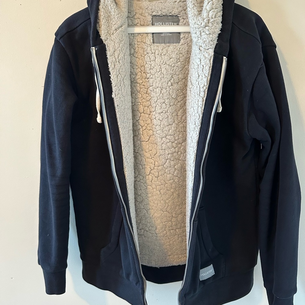 Hollister Men's Black Sherpa-Lined Hoodie
